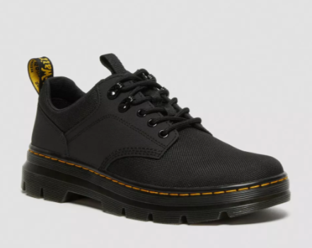 Dr. Martens: Ikonu apavi, kas cilvēcību nēsā uz kājām